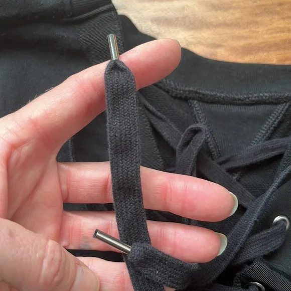 EUC Gap long sleeve, corset, back sweatshirt - Picture 9 of 14